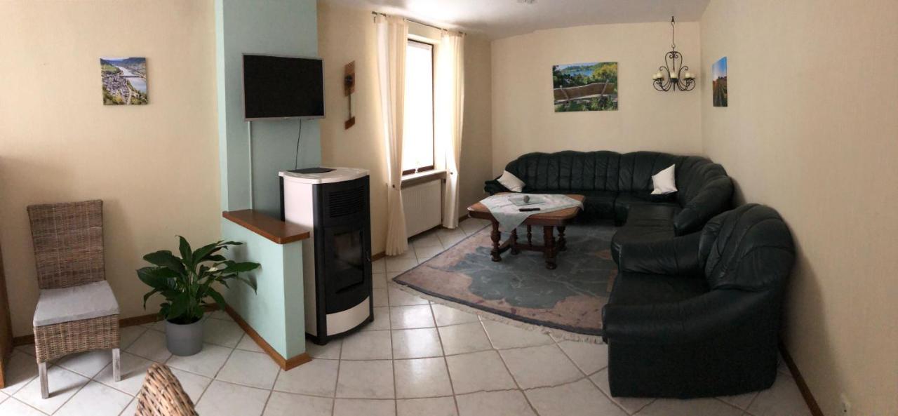 Ferienhaus Treis Neef Bagian luar foto